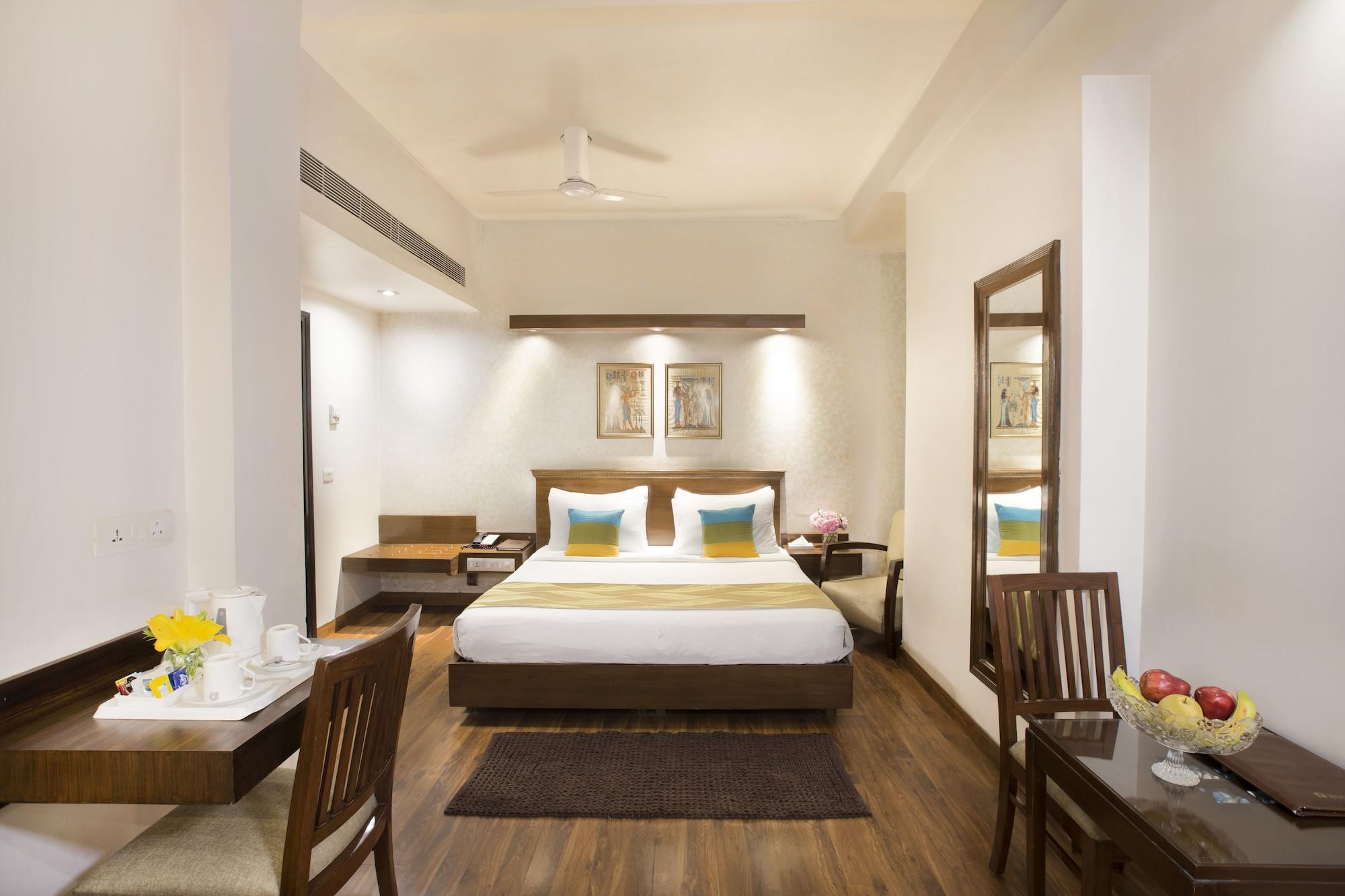 Rockland Hotel, C.R Park New Delhi Extérieur photo