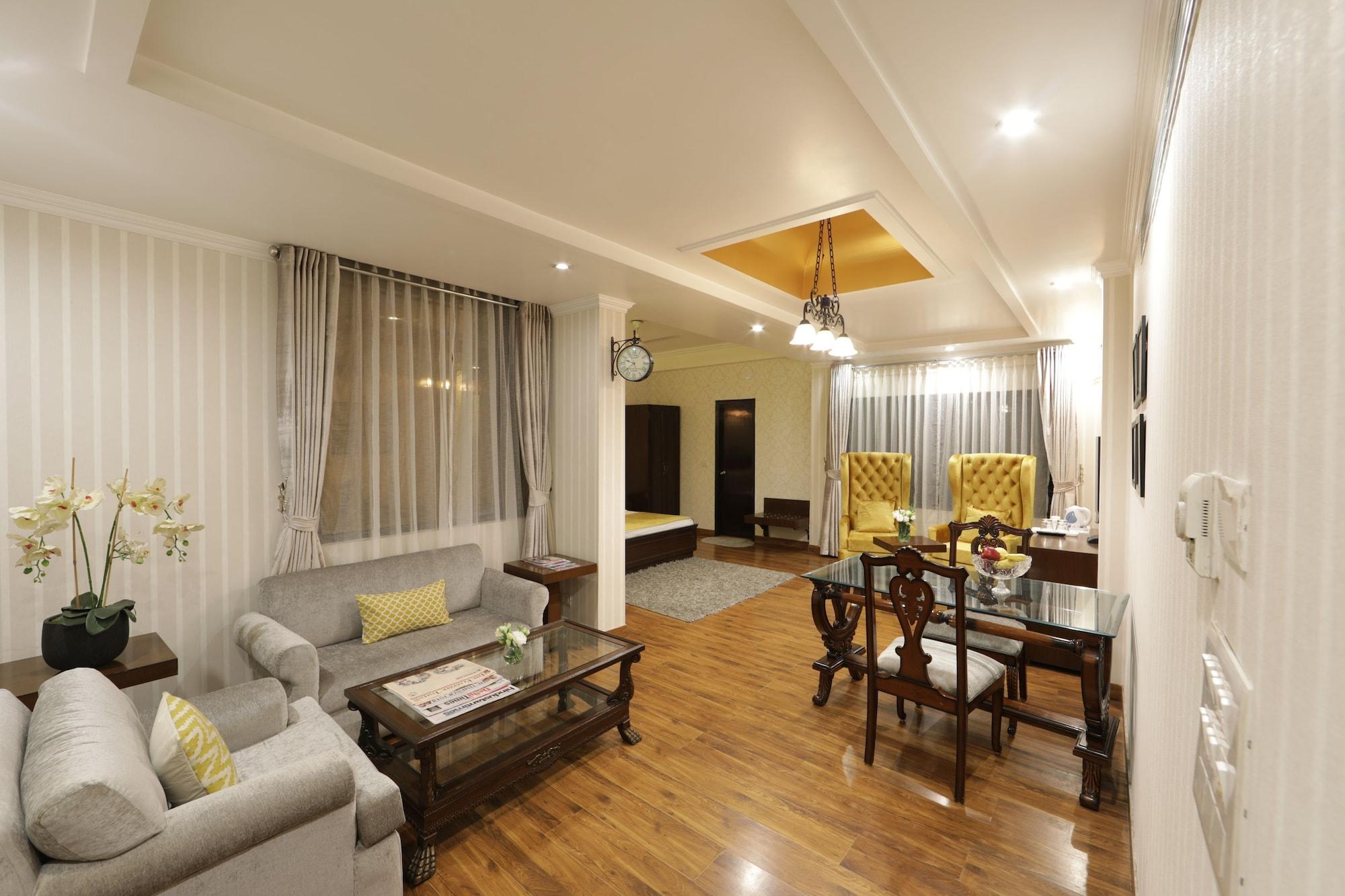Rockland Hotel, C.R Park New Delhi Extérieur photo