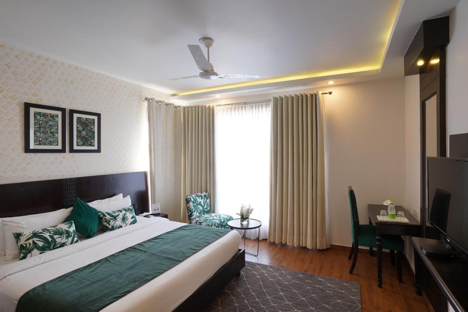 Rockland Hotel, C.R Park New Delhi Extérieur photo