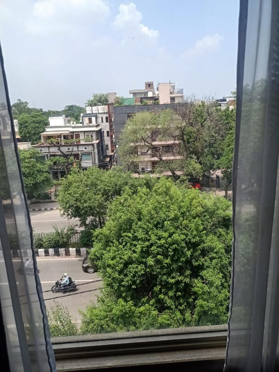 Rockland Hotel, C.R Park New Delhi Extérieur photo