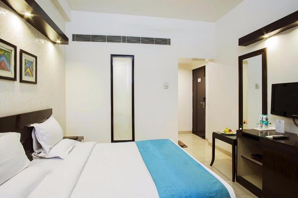 Rockland Hotel, C.R Park New Delhi Extérieur photo