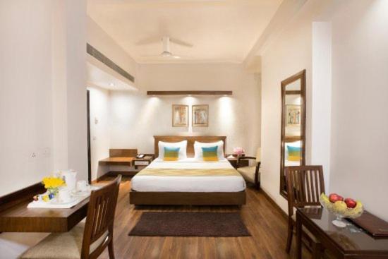 Rockland Hotel, C.R Park New Delhi Extérieur photo