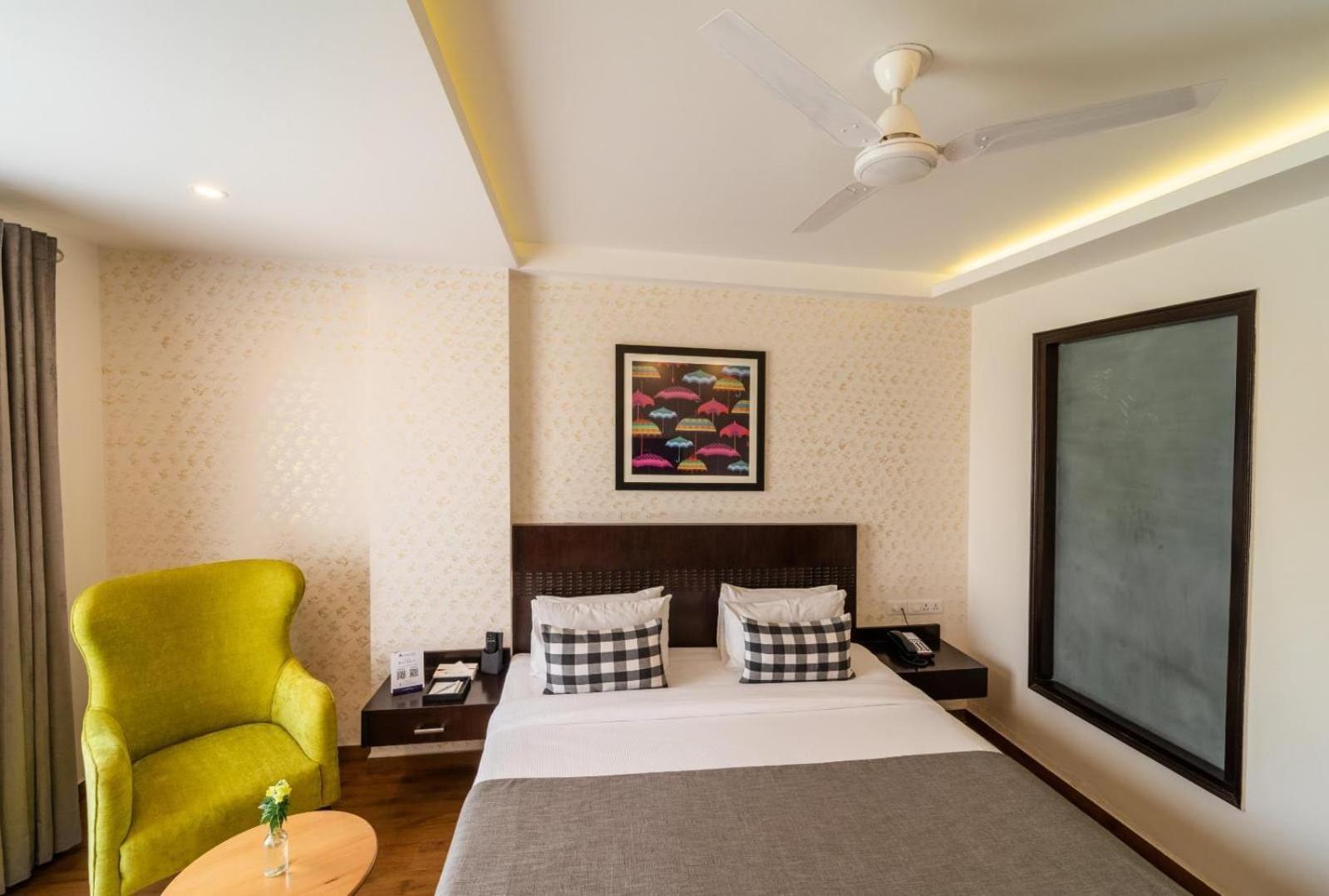 Rockland Hotel, C.R Park New Delhi Extérieur photo