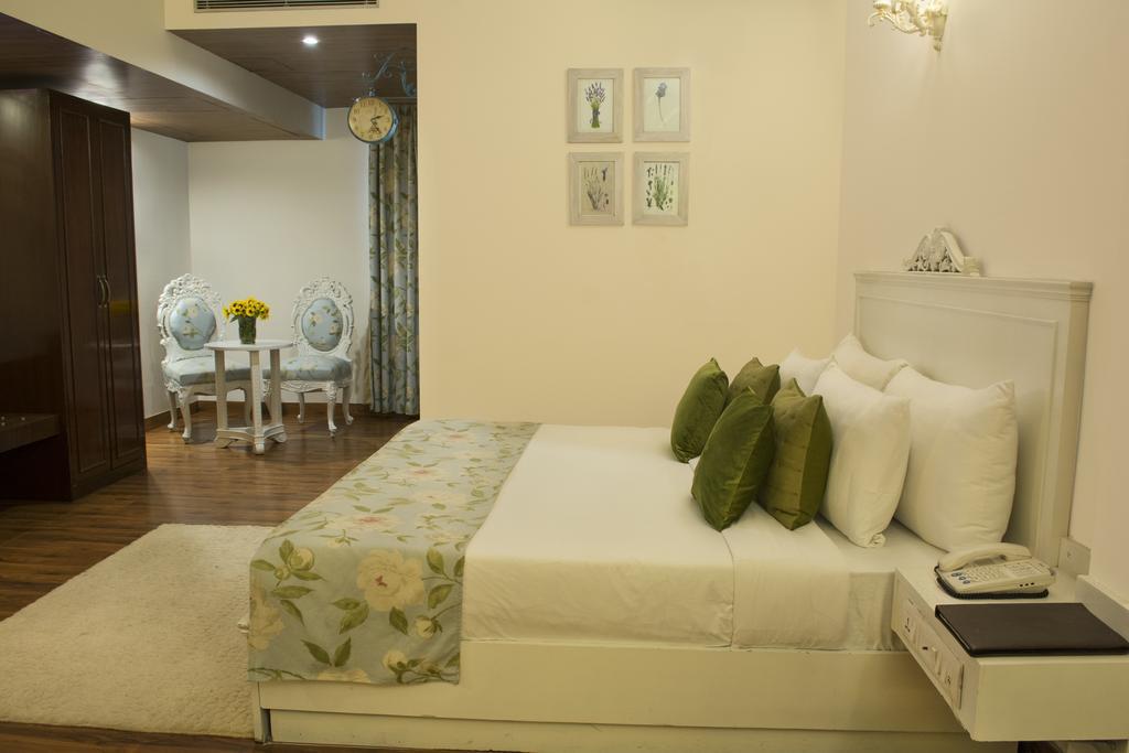 Rockland Hotel, C.R Park New Delhi Extérieur photo