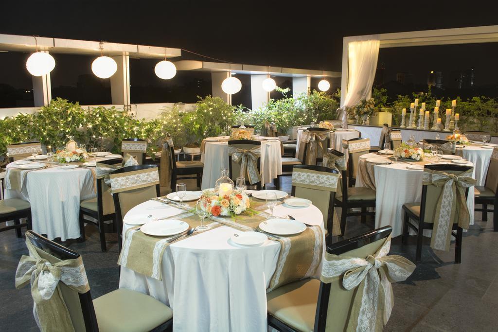 Rockland Hotel, C.R Park New Delhi Extérieur photo