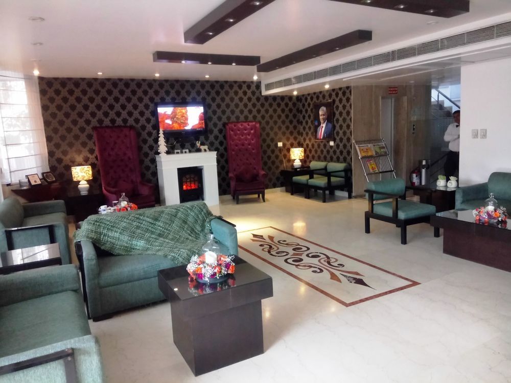 Rockland Hotel, C.R Park New Delhi Extérieur photo