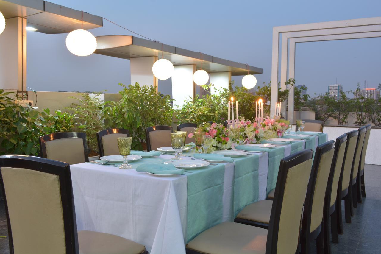 Rockland Hotel, C.R Park New Delhi Extérieur photo