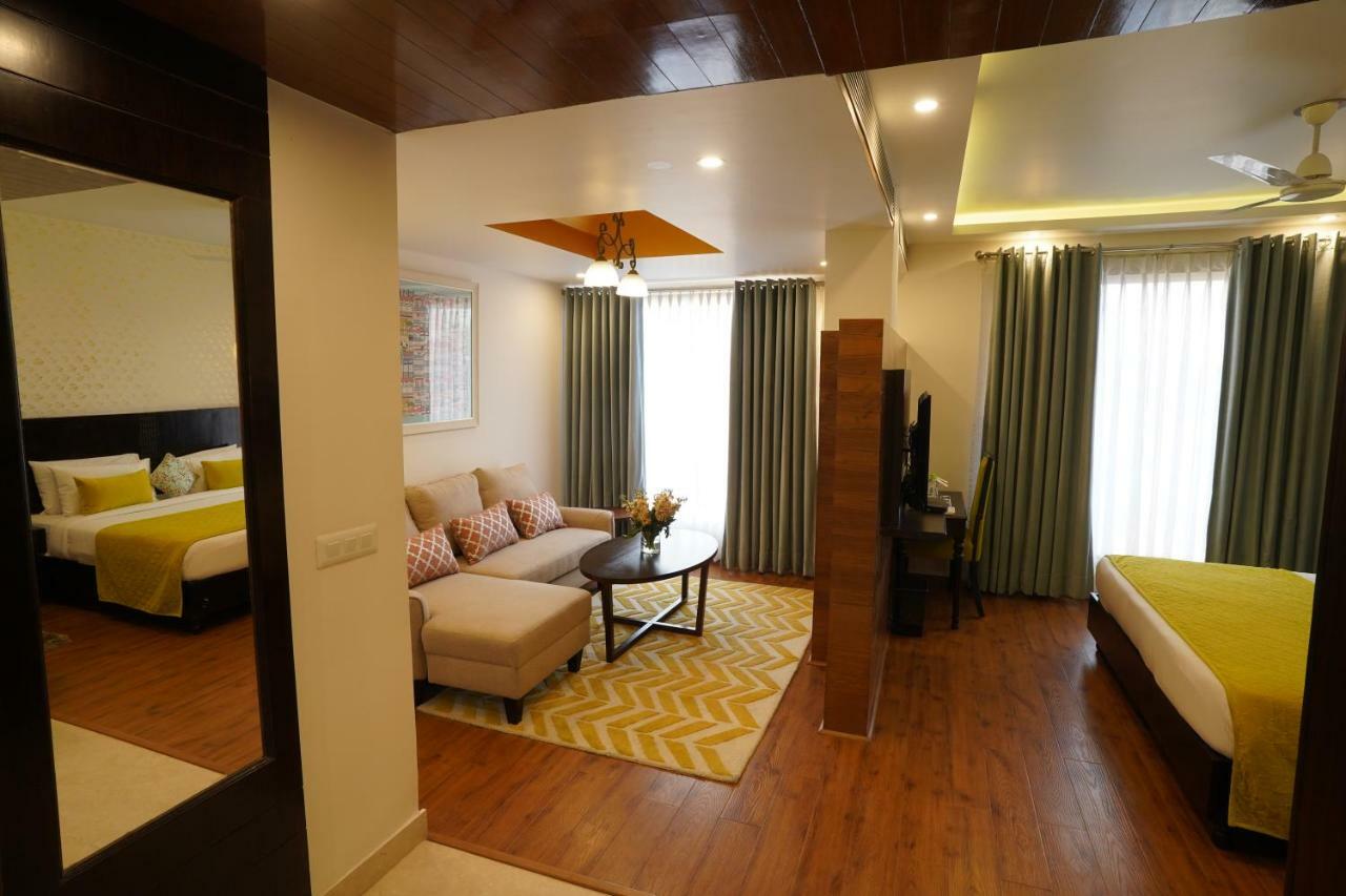 Rockland Hotel, C.R Park New Delhi Extérieur photo